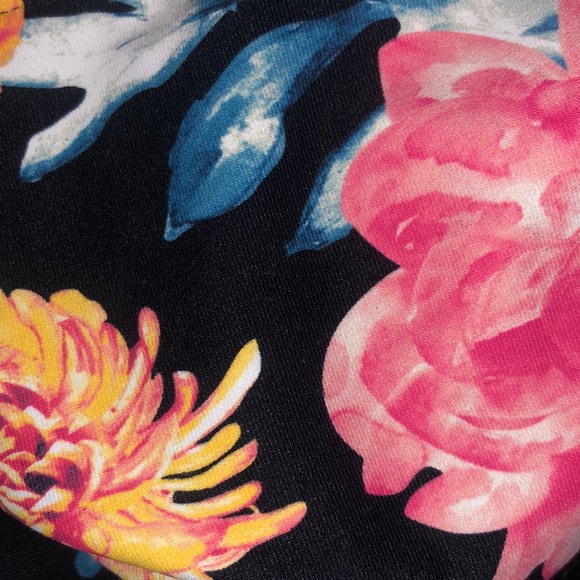 🌴NWOT Rip Curl Floral Racer Back Bikini Top - Picture 4 of 4